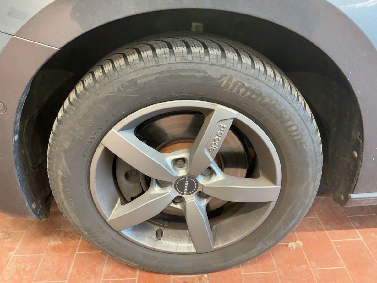 Volkswagen Touran 2019 — photo 4