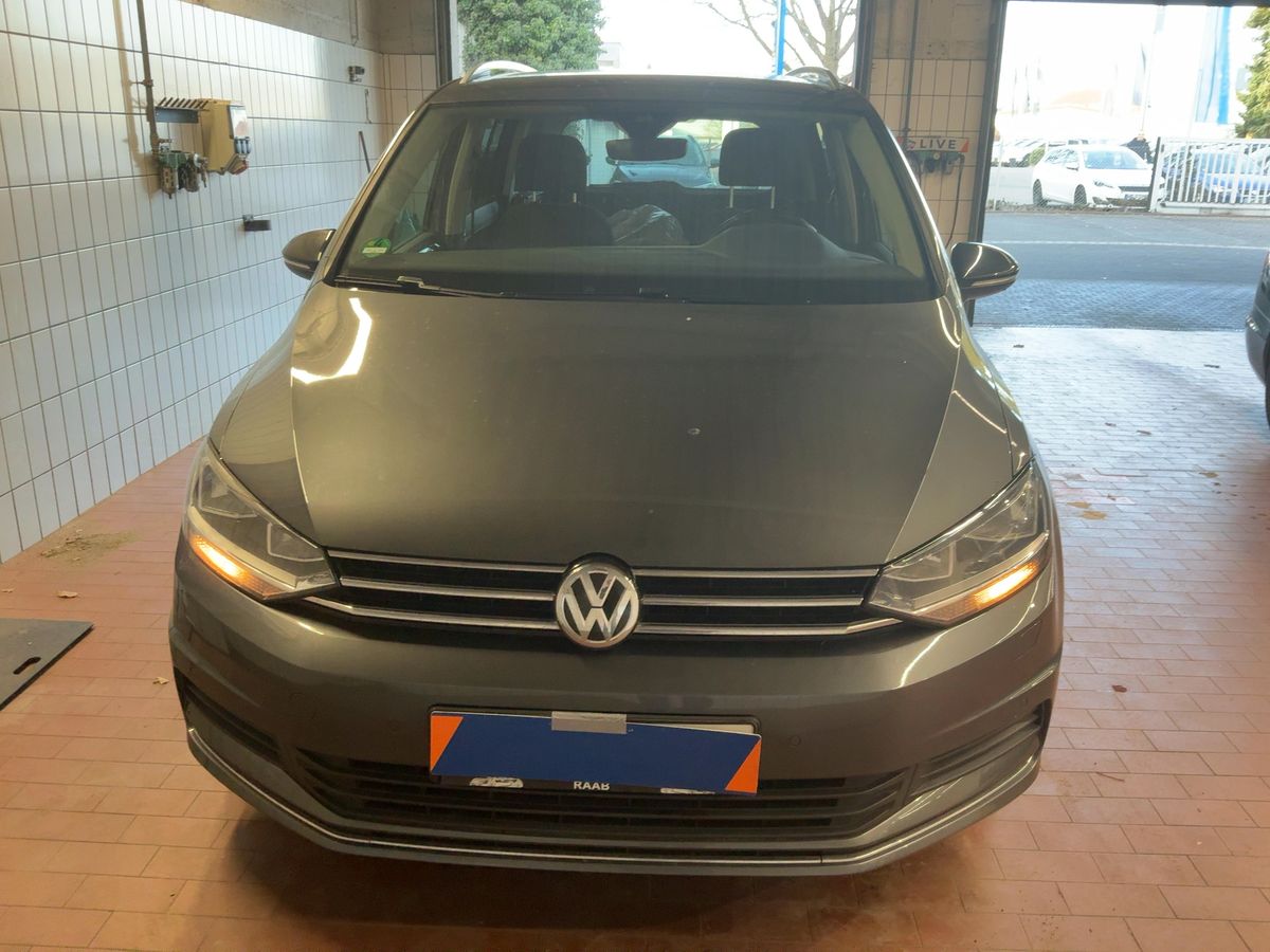 Volkswagen Touran 2019 — photo 15
