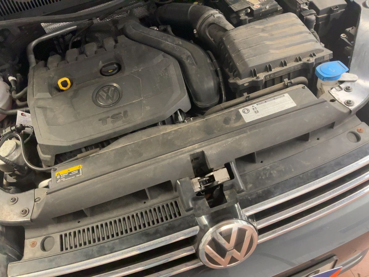 Volkswagen Touran 2019 — photo 38
