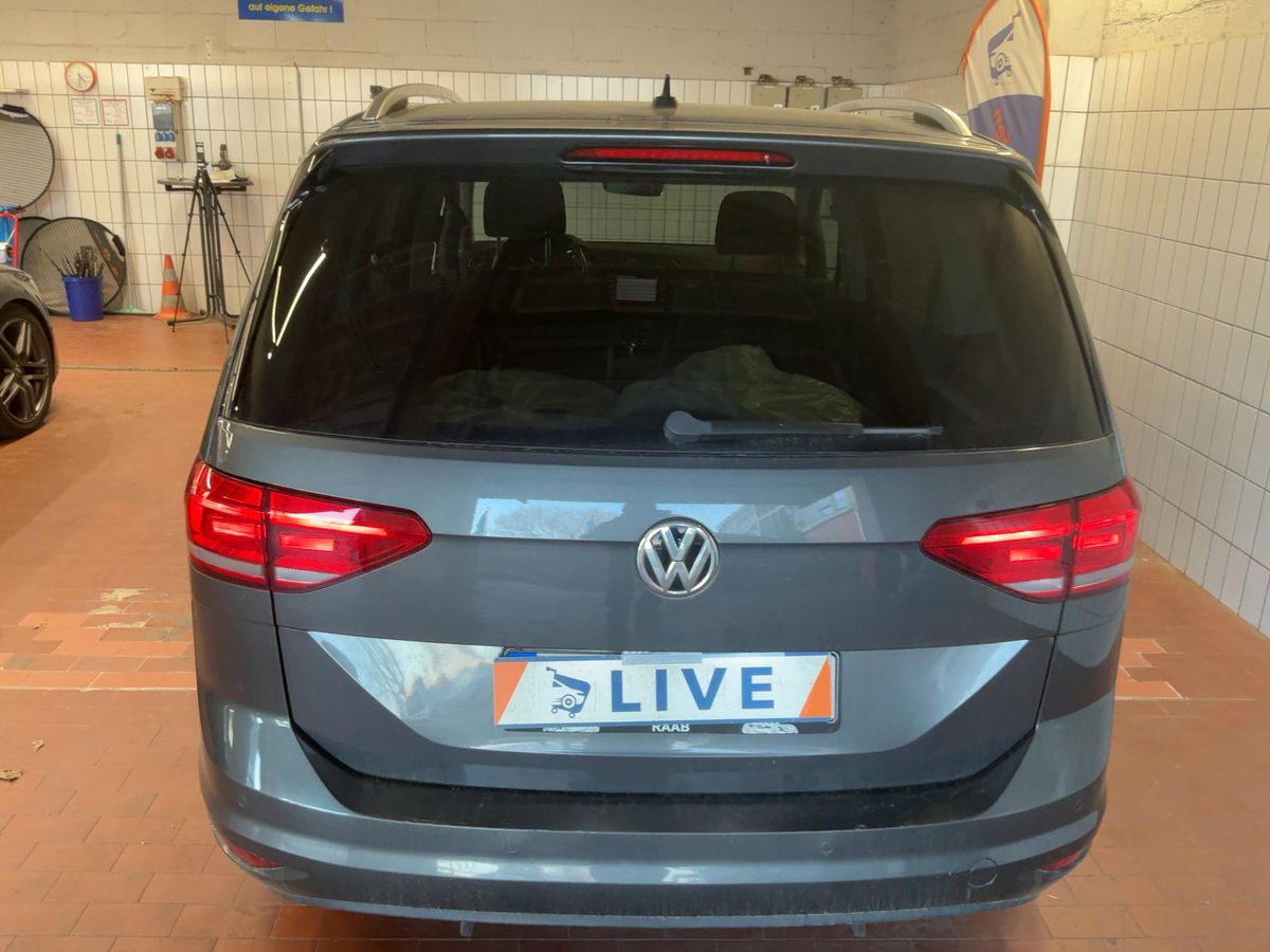 Volkswagen Touran 2019 — photo 8