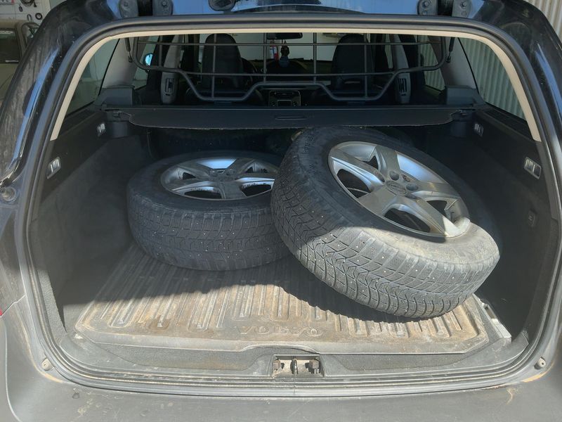 Volvo XC70 2.4 D4 Momentum AWD — zdjęcie 10