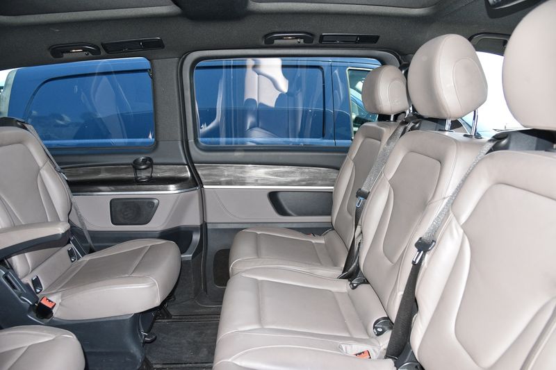 Mercedes-Benz V-Klasse V 300 d AVANTGARDE 4MATIC lang — zdjęcie 14