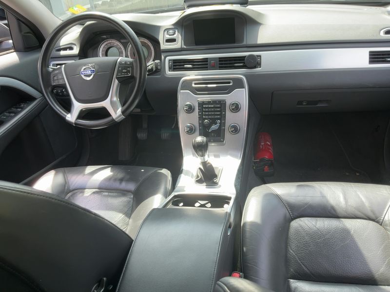 Volvo V70 2.0 D3 Edition PRO — zdjęcie 12