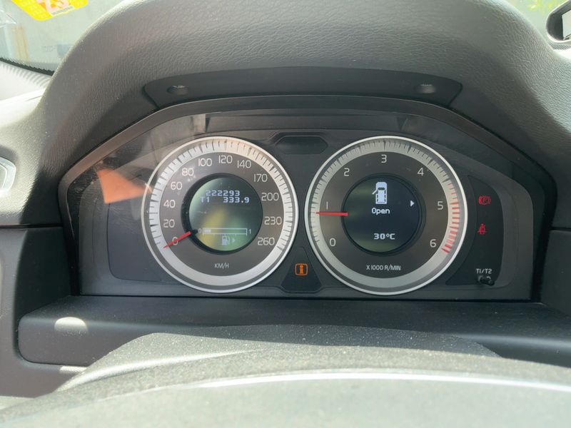 Volvo V70 2.0 D3 Edition PRO — zdjęcie 13