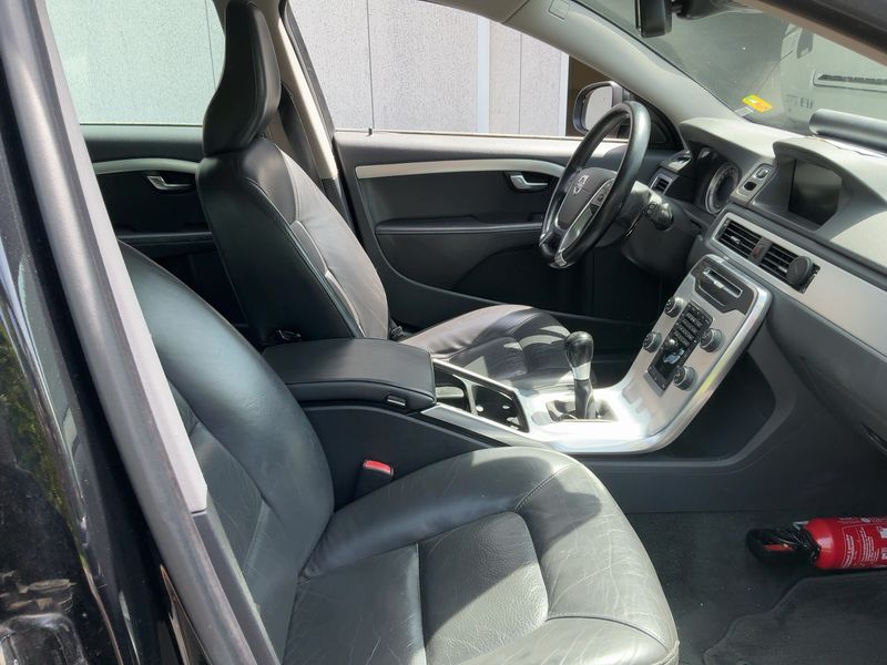 Volvo V70 2.0 D3 Edition PRO — zdjęcie 11