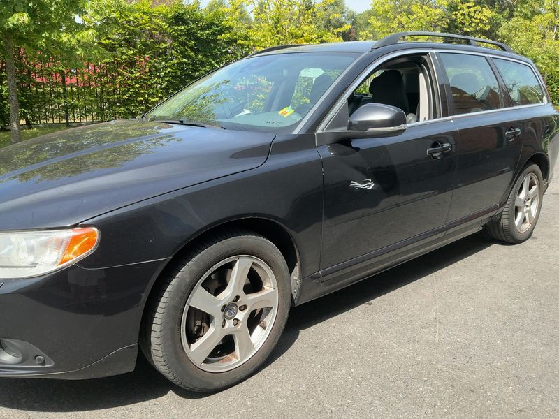 Volvo V70 2.0 D3 Edition PRO — zdjęcie 2