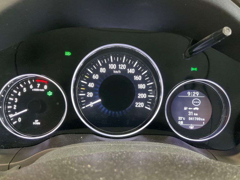 Honda HR-V 1.5 i-VTEC Elegance — zdjęcie 13