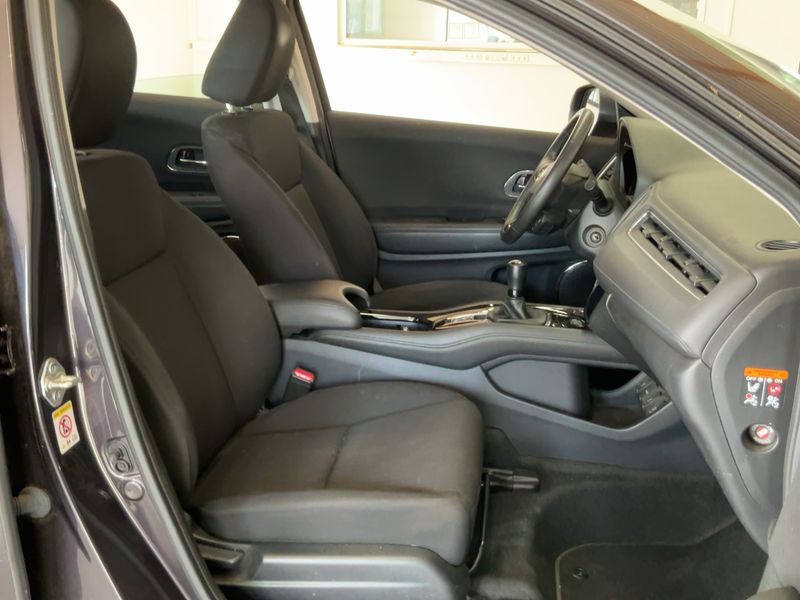 Honda HR-V 1.5 i-VTEC Elegance — zdjęcie 11