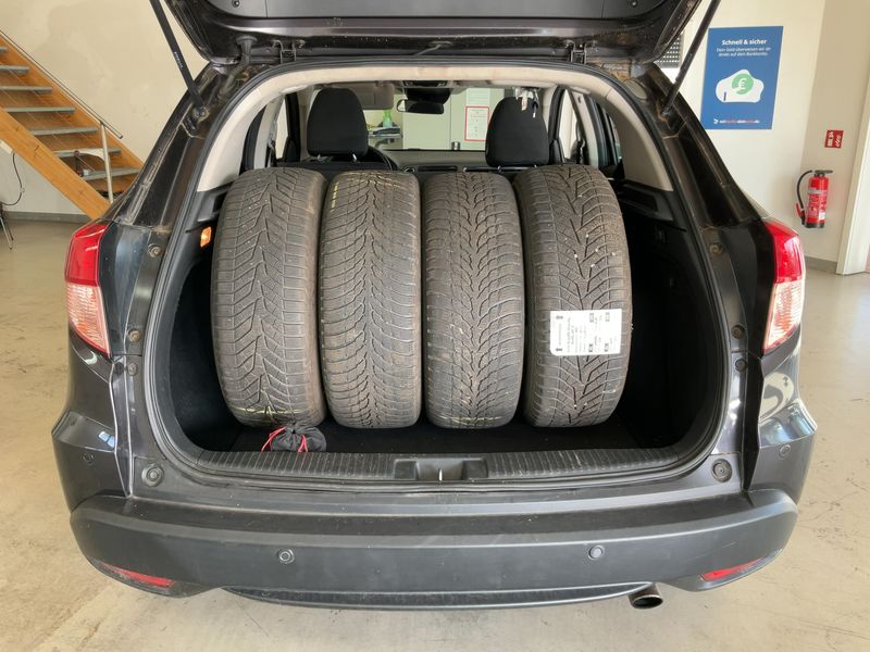 Honda HR-V 1.5 i-VTEC Elegance — zdjęcie 10