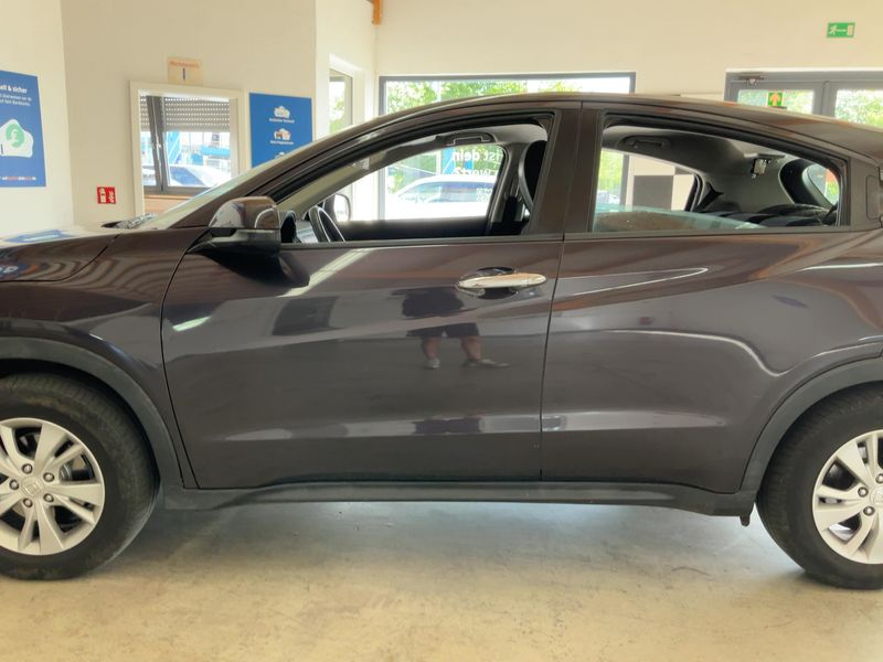 Honda HR-V 1.5 i-VTEC Elegance — zdjęcie 4