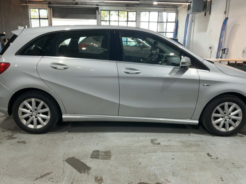 Mercedes-Benz B-Klasse B 180 — zdjęcie 7
