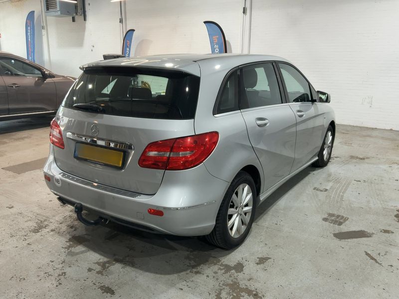 Mercedes-Benz B-Klasse B 180 — zdjęcie 6