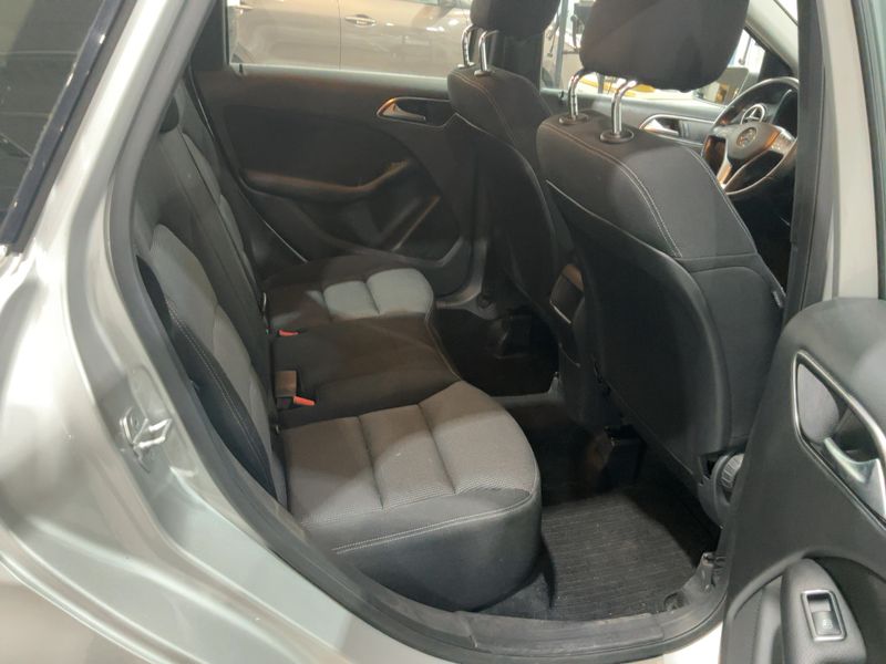 Mercedes-Benz B-Klasse B 180 — zdjęcie 14
