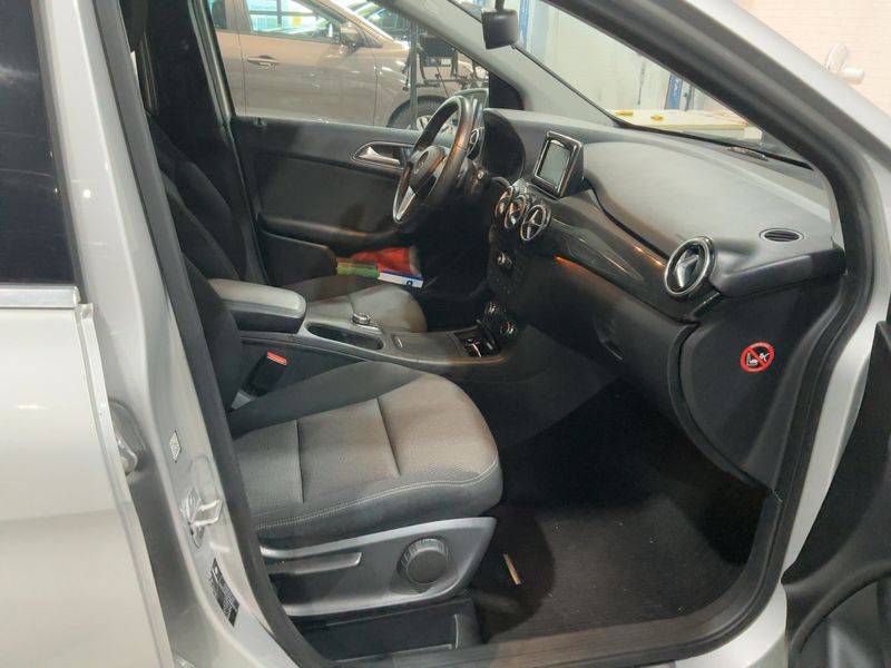Mercedes-Benz B-Klasse B 180 — zdjęcie 11