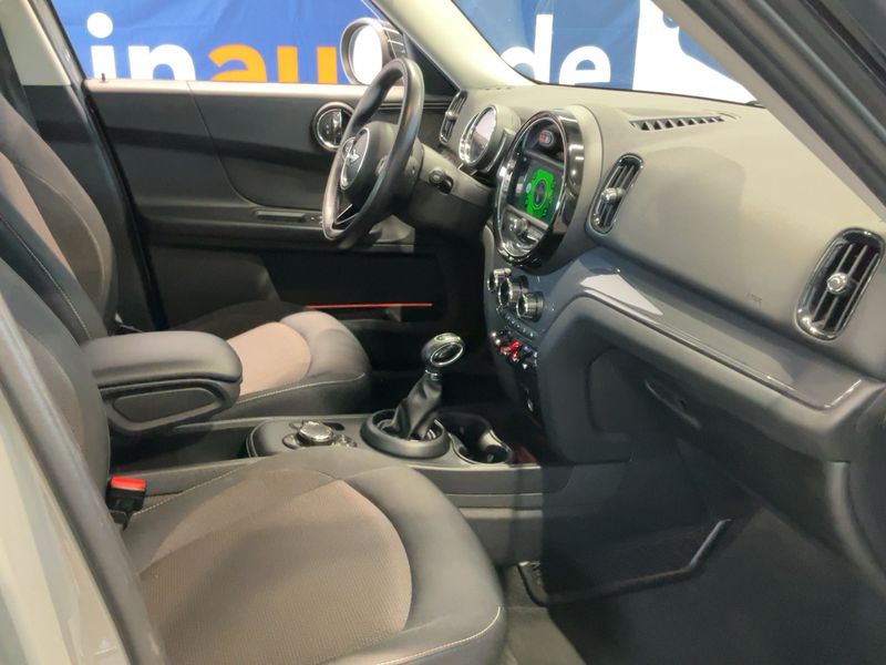 MINI Countryman Cooper ALL4 — zdjęcie 11