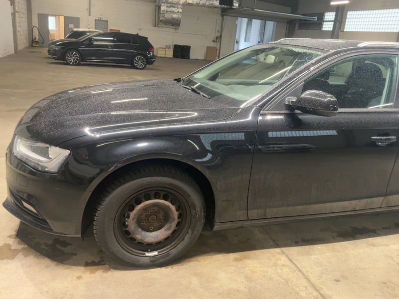 Audi A4 2.0 TDI quattro Attraction — zdjęcie 2