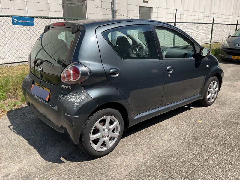 Toyota Aygo 1.0 Confort — zdjęcie 2