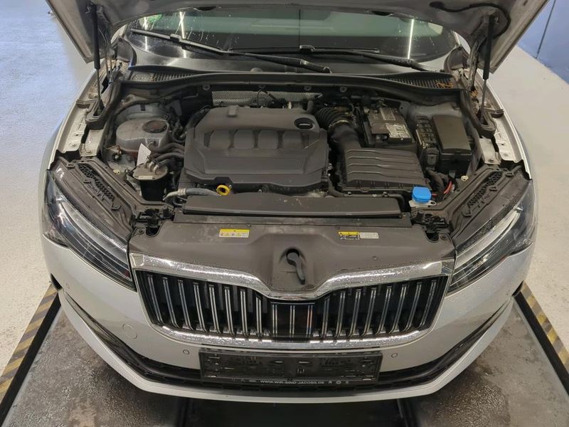 Skoda Superb 2.0 TDI Ambition — zdjęcie 7