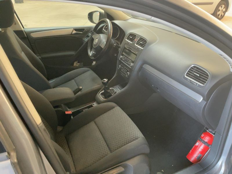 Volkswagen Golf VI 1.6 TDI Trendline BlueMotion Tech — zdjęcie 11
