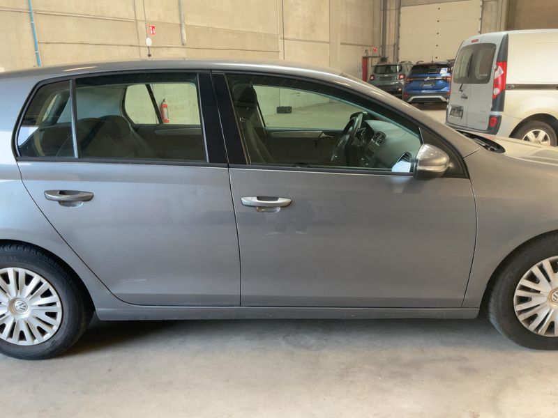 Volkswagen Golf VI 1.6 TDI Trendline BlueMotion Tech — zdjęcie 7