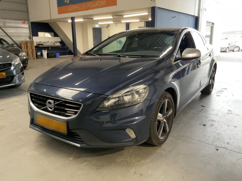 Volvo V40 2.0 D4 R-Design Kinetic 2014 – снимка 1