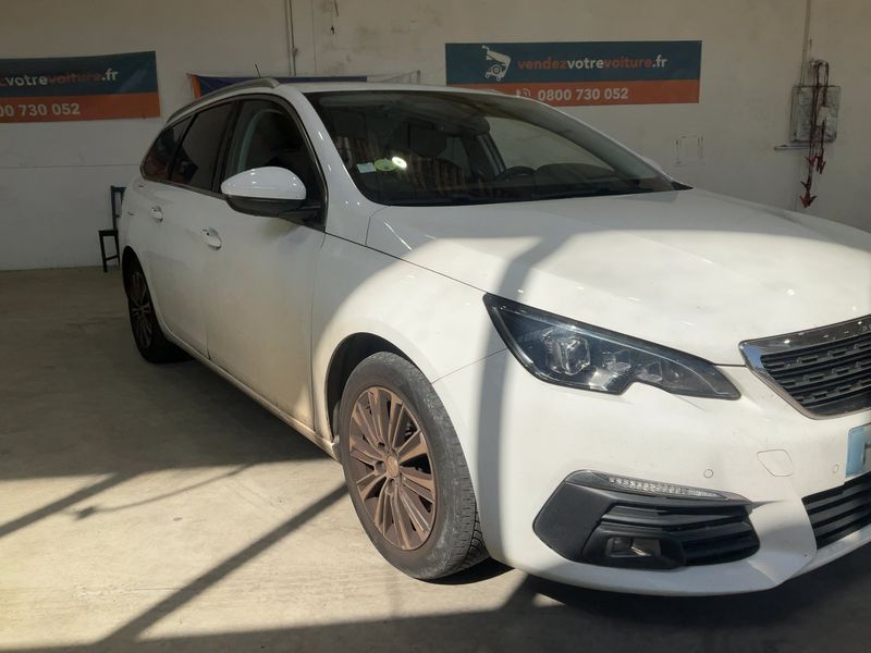 Peugeot 308 1.5 Blue-HDi Allure Business — zdjęcie 8