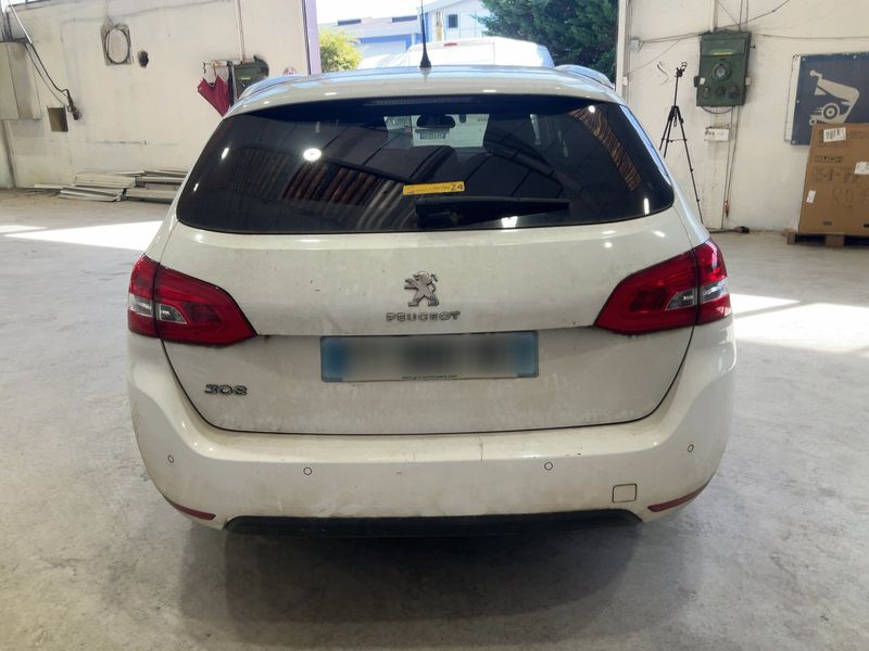 Peugeot 308 1.5 Blue-HDi Allure Business — zdjęcie 5