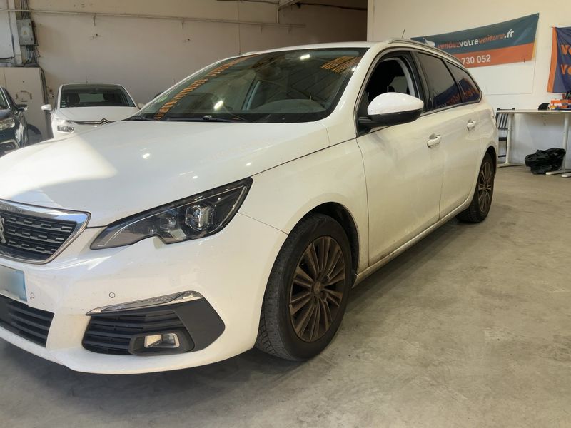 Peugeot 308 1.5 Blue-HDi Allure Business — zdjęcie 2