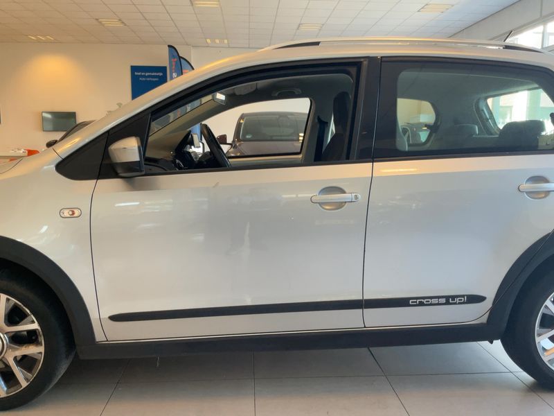 Volkswagen up! 1.0 Cross up! — zdjęcie 4