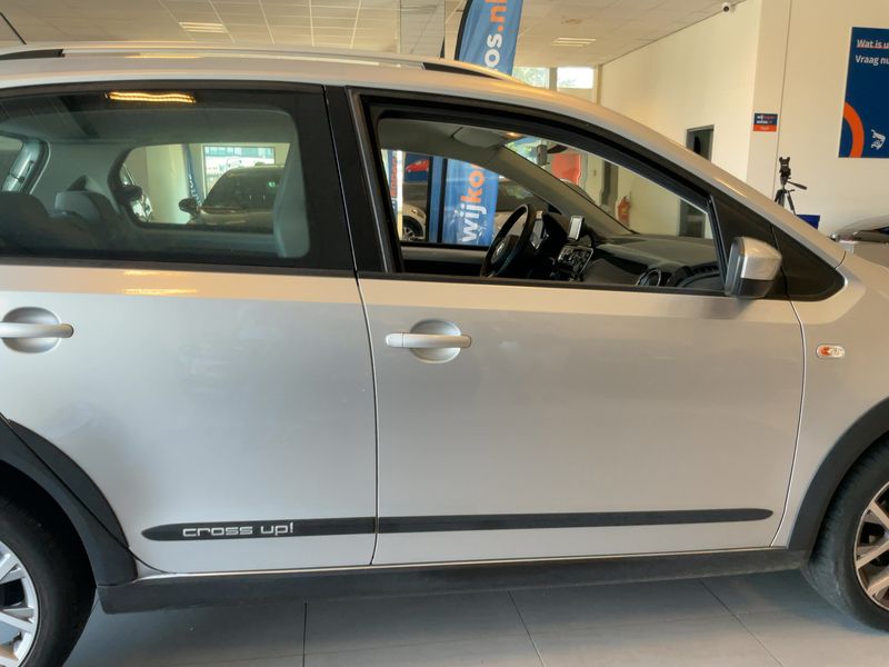 Volkswagen up! 1.0 Cross up! — zdjęcie 7