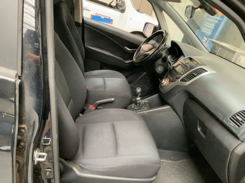 Hyundai ix20 1.6 Tecno — zdjęcie 11