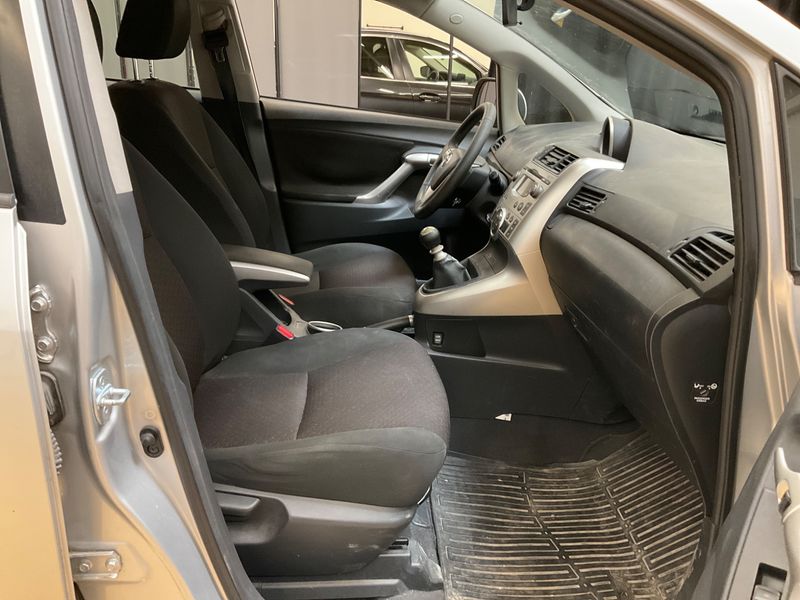 Toyota Verso 2.0 D-4D High — zdjęcie 3