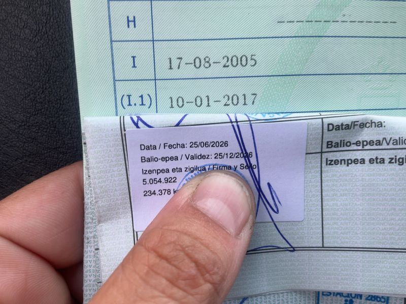 Kia Carnival 2.9 CRDi EX — zdjęcie 5