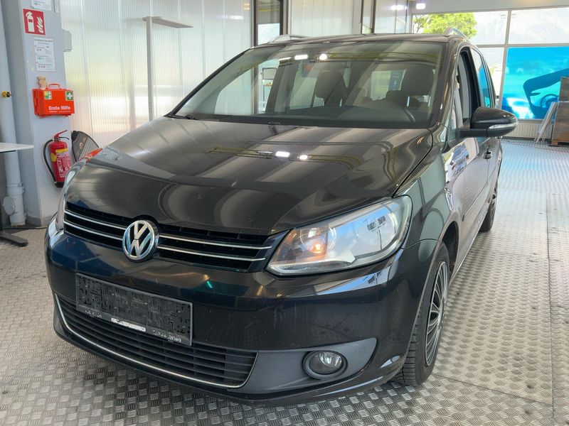 Volkswagen Touran 2.0 TDI Design Edition BlueMotion Tech 2011 – снимка 1