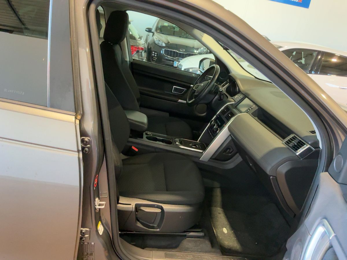 Land Rover 2018 — photo 17