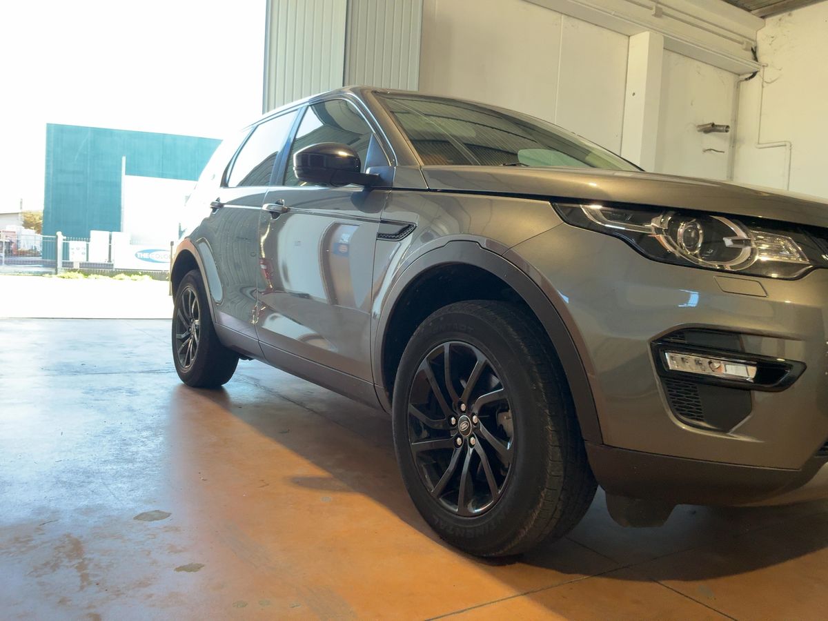 Land Rover 2018 — photo 13