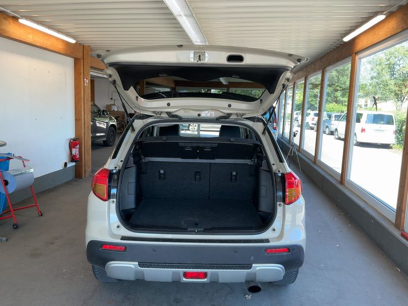 Suzuki Vitara 1.6 DDiS Comfort 4x4 — zdjęcie 10
