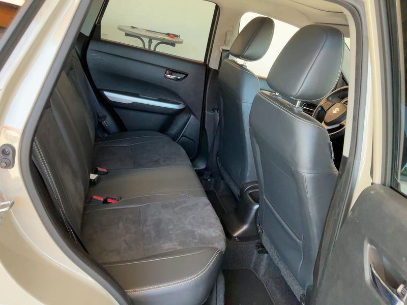 Suzuki Vitara 1.6 DDiS Comfort 4x4 — zdjęcie 14