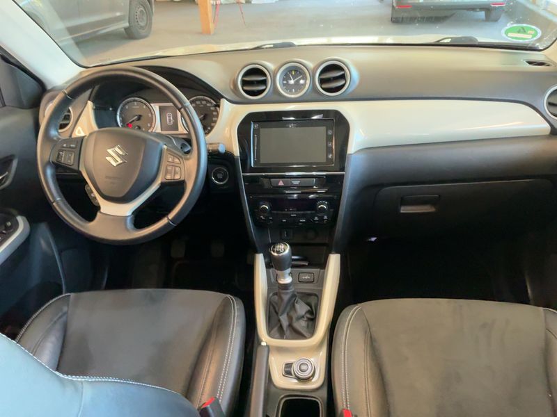 Suzuki Vitara 1.6 DDiS Comfort 4x4 — zdjęcie 12
