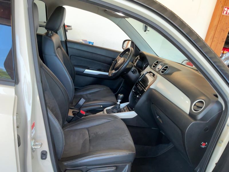 Suzuki Vitara 1.6 DDiS Comfort 4x4 — zdjęcie 11