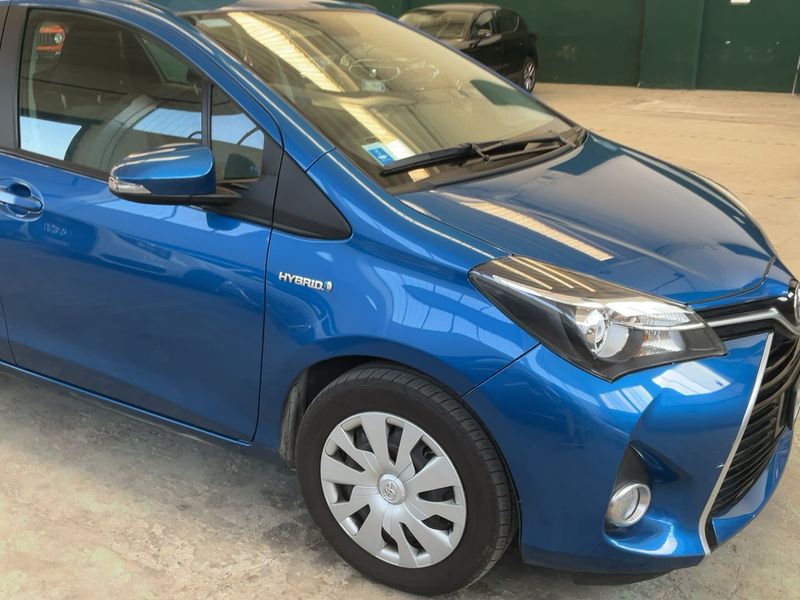 Toyota Yaris 1.5 Hybrid Active — zdjęcie 8