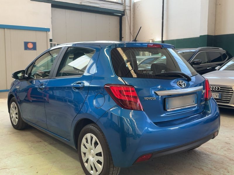 Toyota Yaris 1.5 Hybrid Active — zdjęcie 3