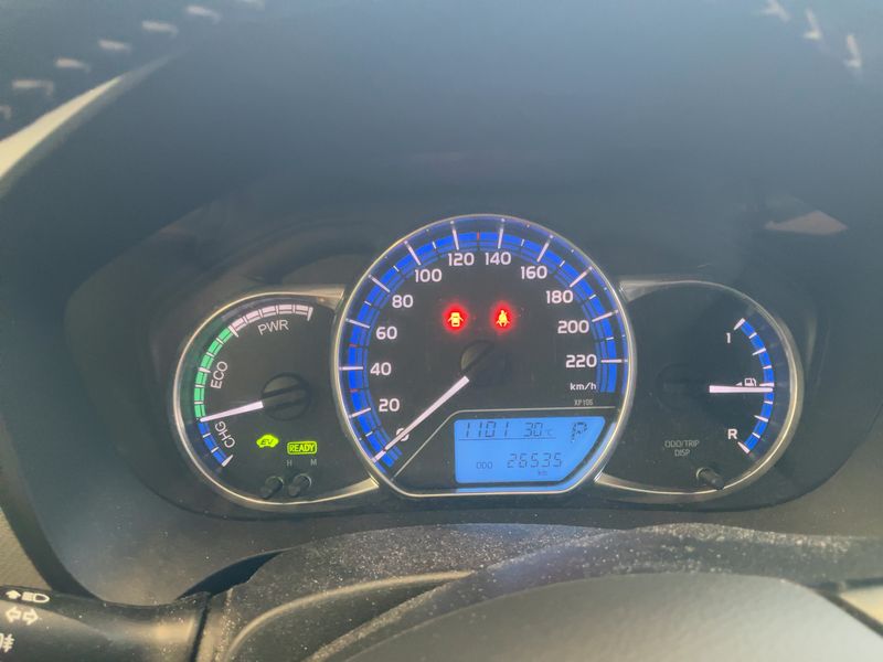 Toyota Yaris 1.5 Hybrid Active — zdjęcie 13