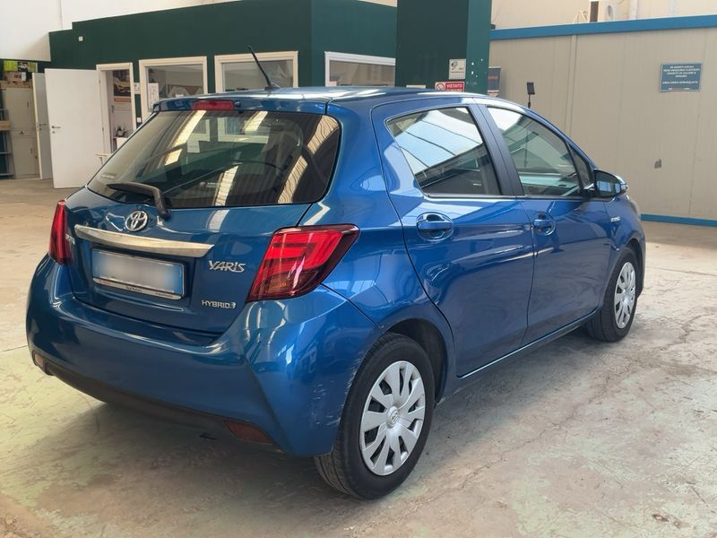 Toyota Yaris 1.5 Hybrid Active — zdjęcie 6