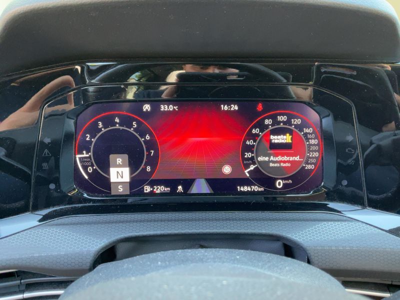 Volkswagen Golf VIII 2.0 TSI GTI — zdjęcie 13