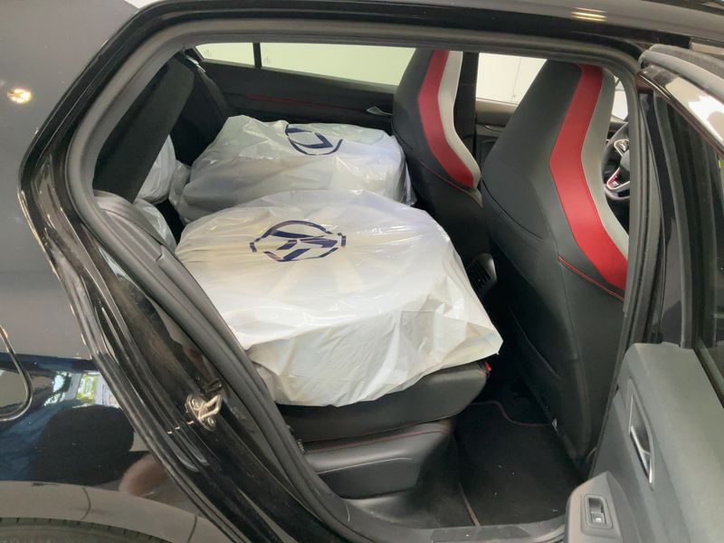 Volkswagen Golf VIII 2.0 TSI GTI — zdjęcie 14