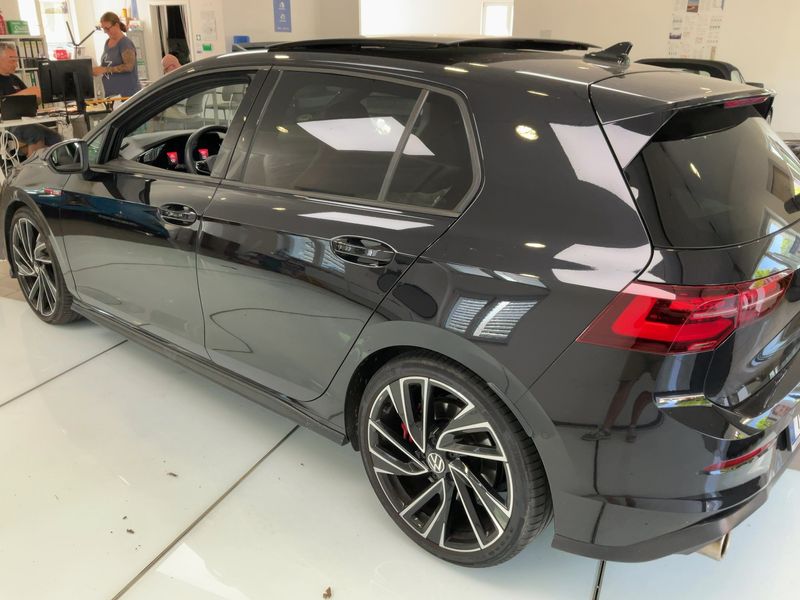 Volkswagen Golf VIII 2.0 TSI GTI — zdjęcie 3