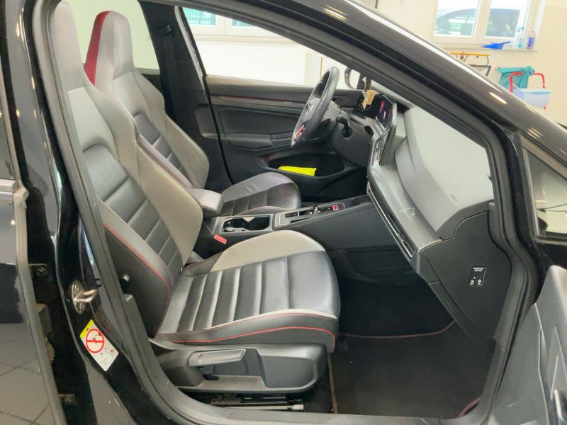 Volkswagen Golf VIII 2.0 TSI GTI — zdjęcie 11