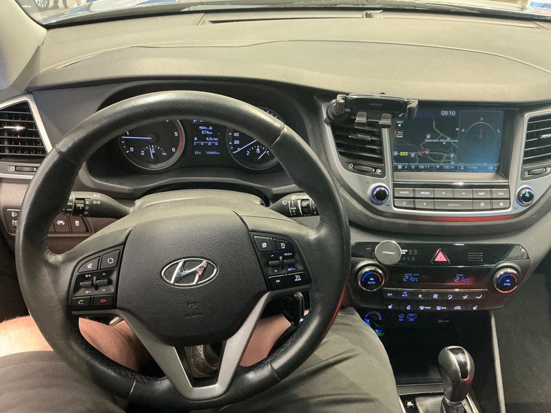 Hyundai Tucson 1.7 CRDi Classic blue 2WD — zdjęcie 12
