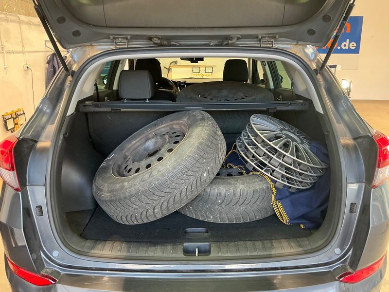 Hyundai Tucson 1.7 CRDi Classic blue 2WD — zdjęcie 10